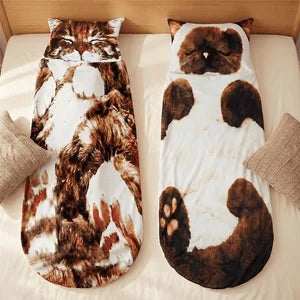 Extra-Large Cat-Patterned Sleeping Bag and Blanket, Suitable for Adults. This Soft and Plush Bedding Provides Warmth and Comfort, Perfect for Indoor Camping or Outdoor Adventures, and Is a Unique Gift for Cat Lovers.