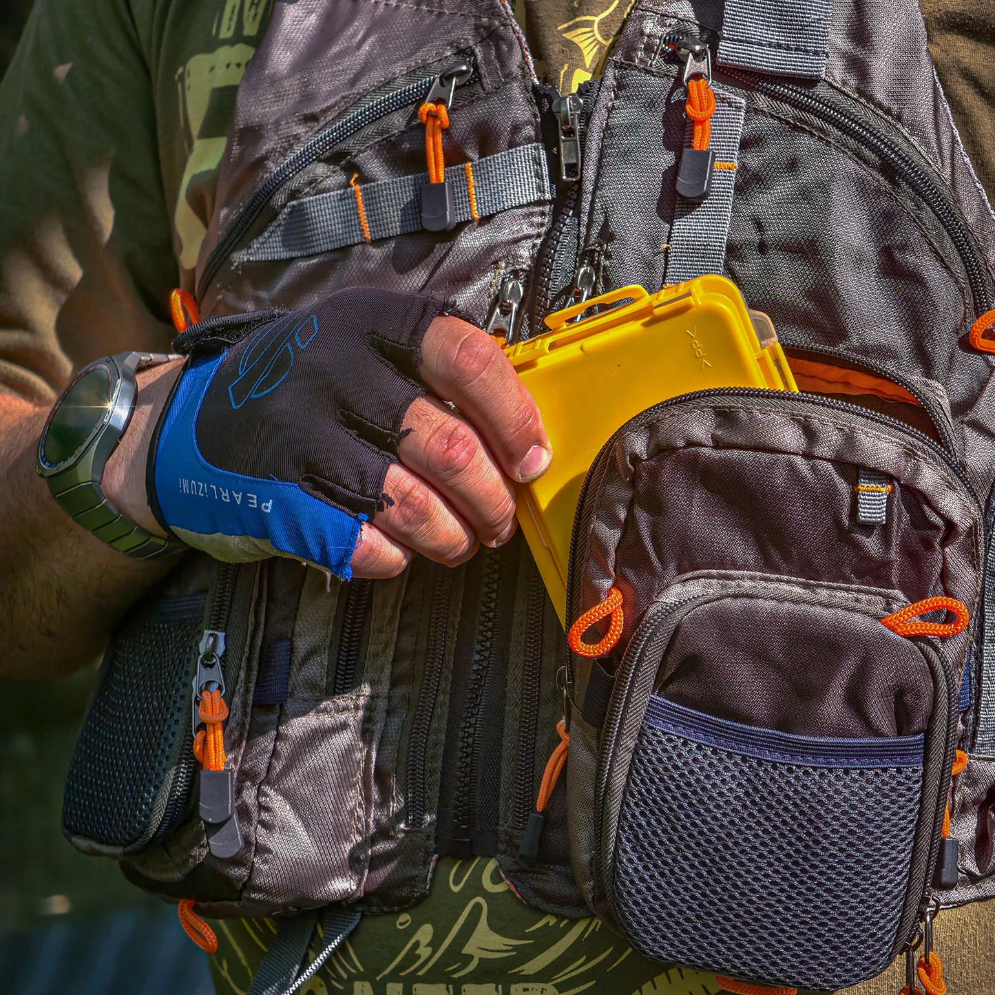 Fly Fishing Vest for Men Women, Comfortable Adjustable Fishing Vest with Multi-Pockets