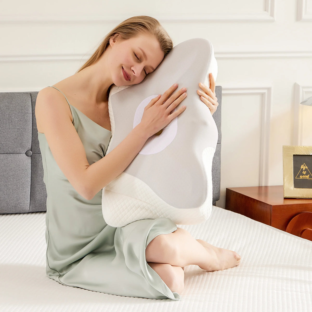 MCQ Ergonomic Cooling Memory Foam Neck Pillow Washable Cover
