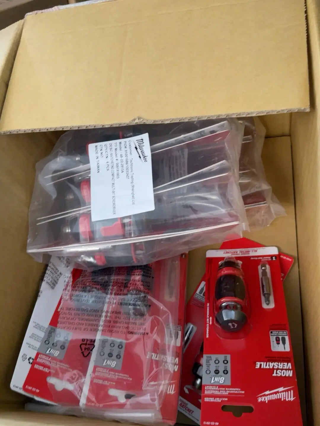 Milwaukee 48-22-2913 8-in-1 Multi-Bit Screwdriver Heavy-Duty Ratcheting Tool for Contractors & DIY Repairs