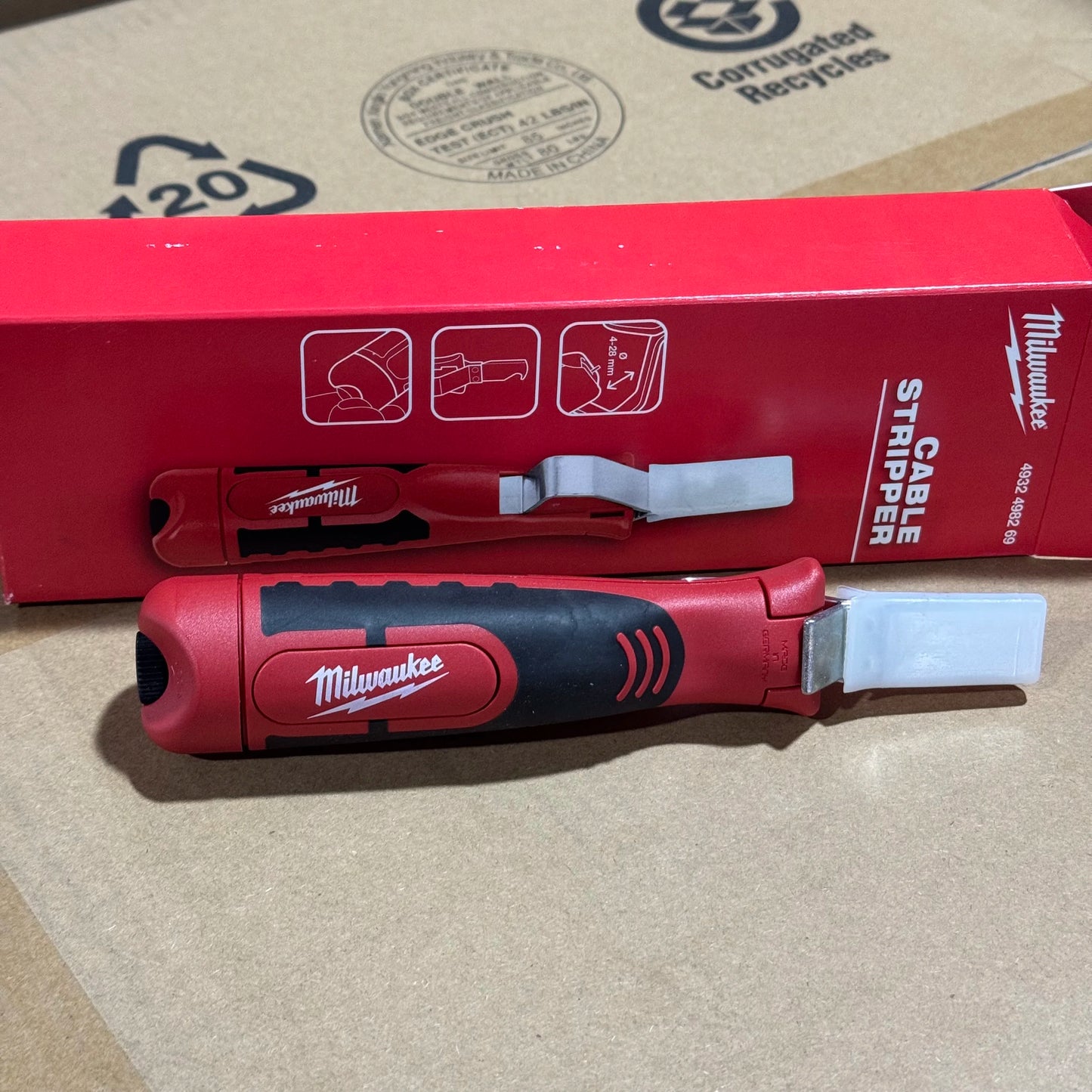 Milwaukee 4932498269 Cable Stripping Knife Insulated 1000V for Electrical & Wire Work