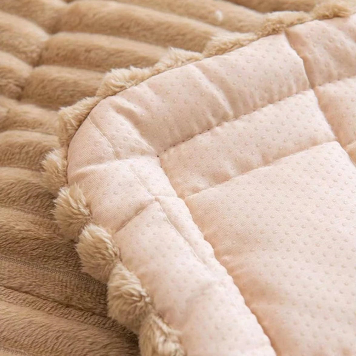 Thicken Quilting Warm Stripe Flannel Sofa Pad, for Winter Living Room Sofa Towel Multiuse Sofa Cover Slipcover