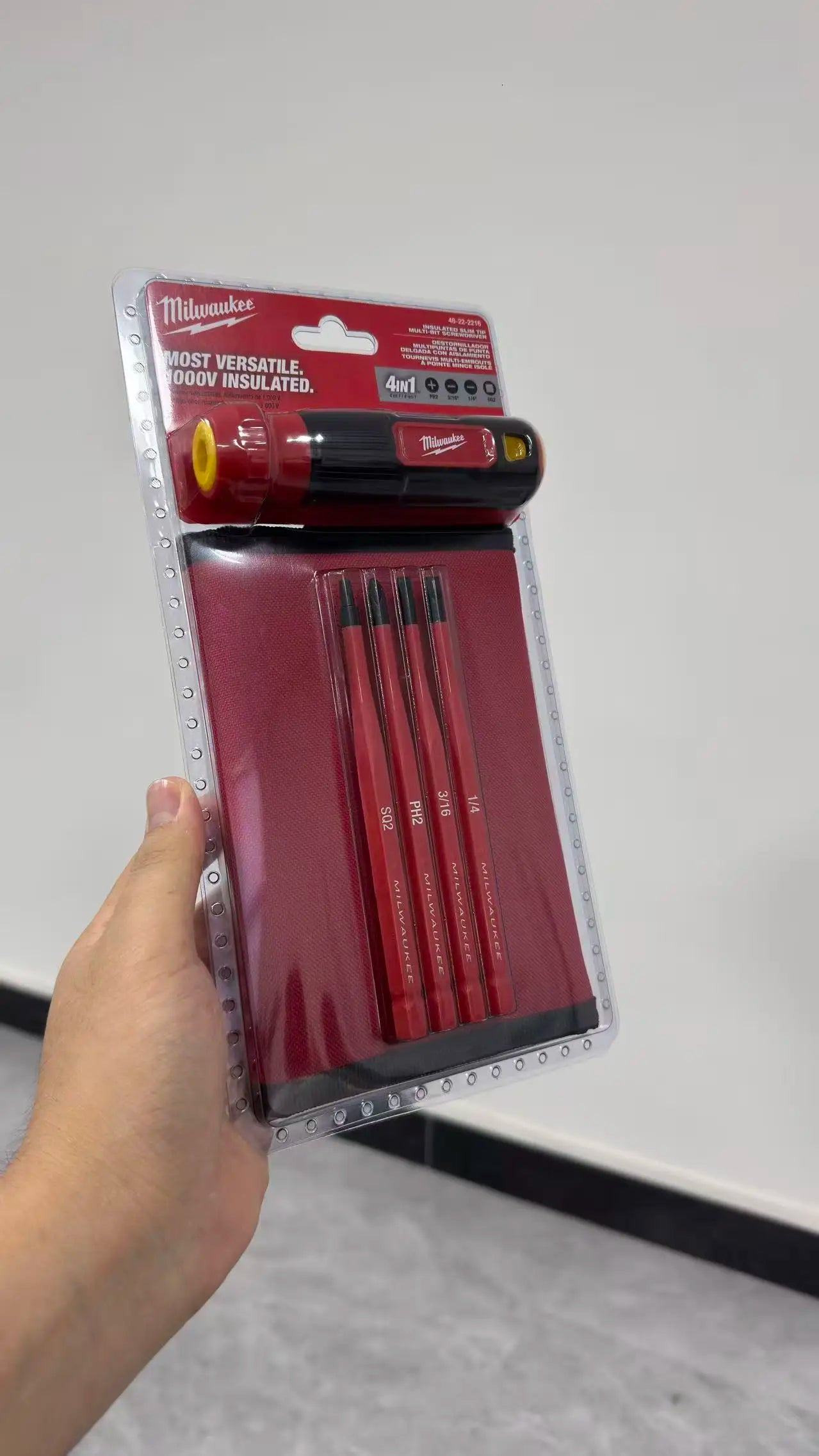 Milwaukee 48-22-2216 Insulated Screwdriver Set VDE Certified for Electrical & Live Circuit Work