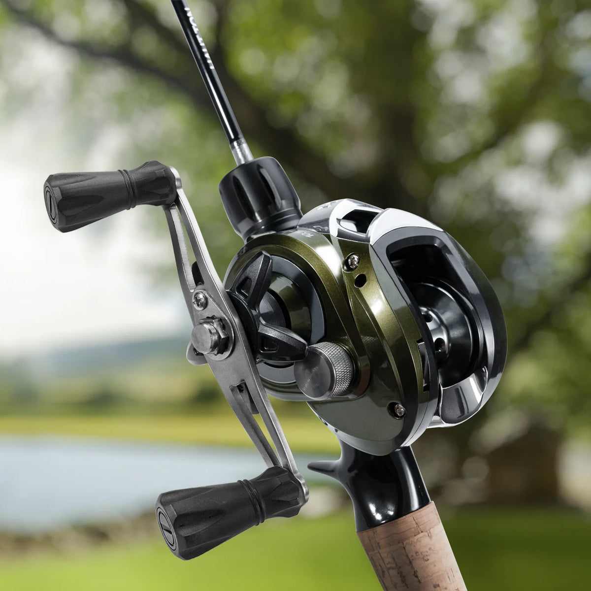 Premium Circular Grip Green Waterdrop Fishing Reel - Ergonomic Design, Smooth Casting, Durable Construction
