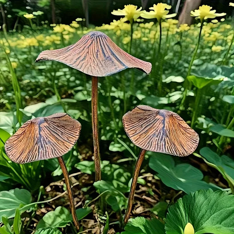 3pcs Retro Metal Rusty Mushroom Garden Decoration Set Outdoor Rusty Mushroom Plaque Garden Statues Sculptures Bonsai Accessories