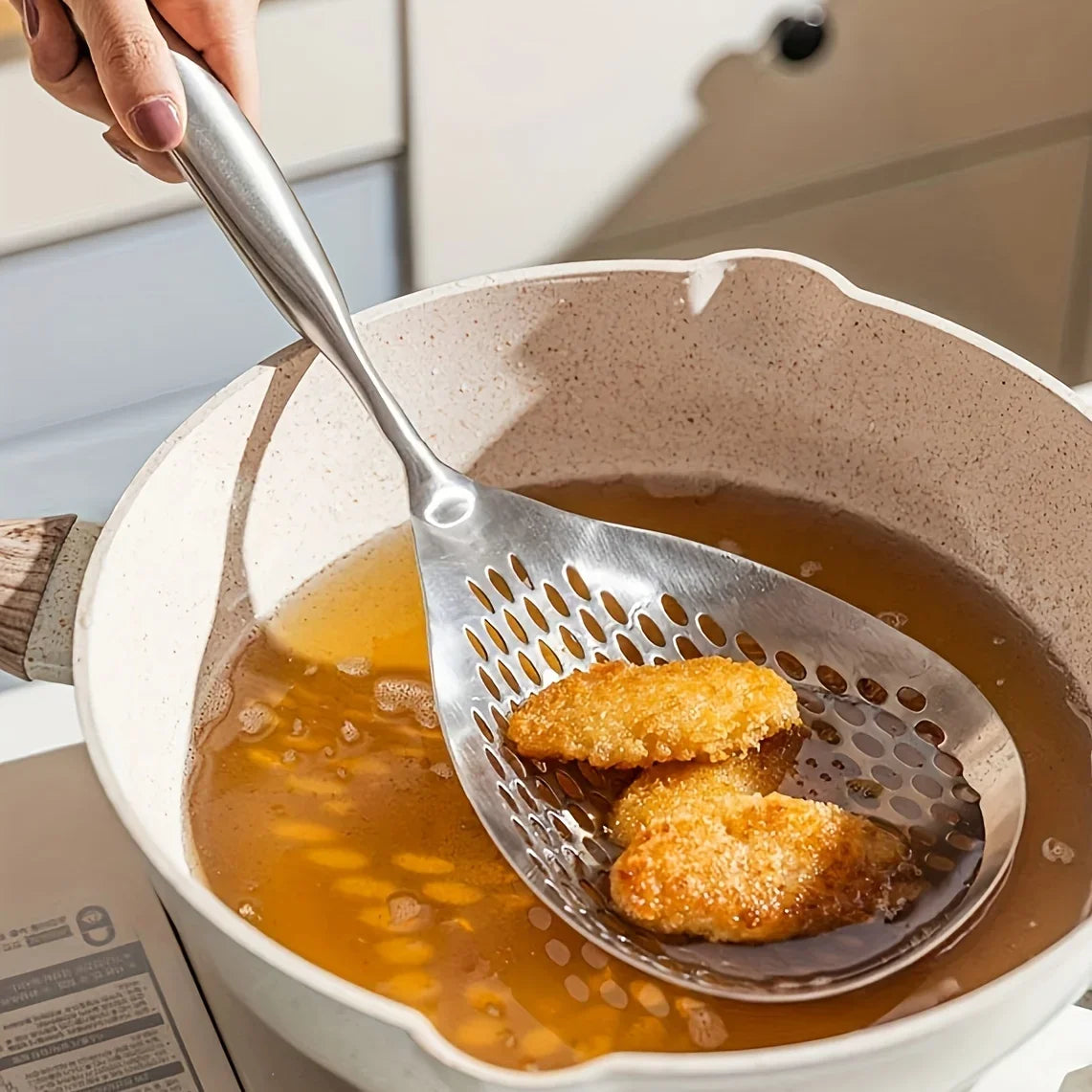 201 Stainless Steel Kitchenware Cooking Strainer with Wood Handle Pepper Seasoning Colander Sieve Utensils Filter Scoop Spoons